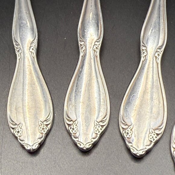 6 Oneida Stainless Steel Berkeley Pattern Dinner Forks 7.25" Floral Design - Picture 2 of 5